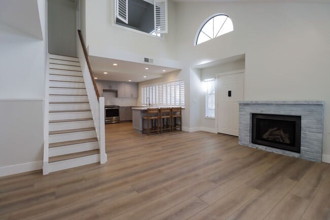 Building Photo - FULLY RENOVATED 3 BEDROOM, 2 BATHROOM TOWN...