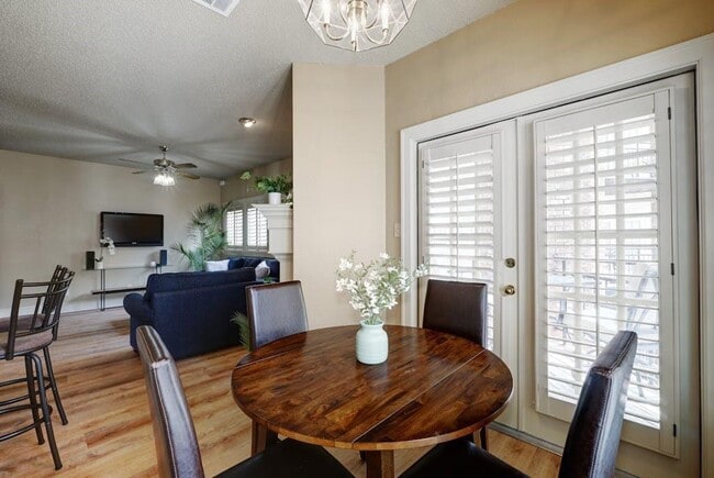 Building Photo - 3001 Cedar St