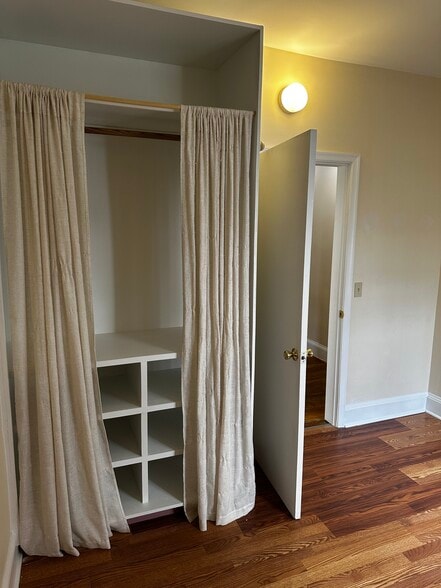 Building Photo - 1315 Park Rd NW