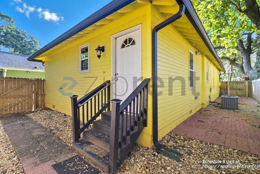 Building Photo - 888 Edgewood Ave NE