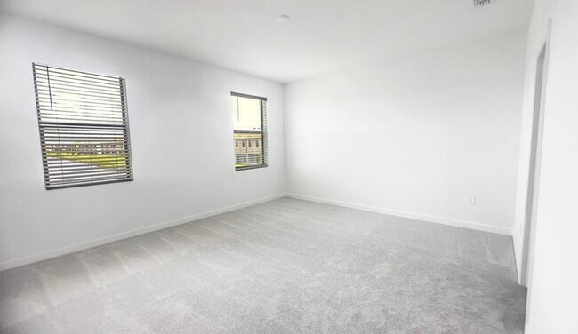 Building Photo - 15143 Sunny Day Dr