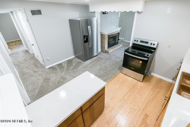 Building Photo - 284 E 47th St
