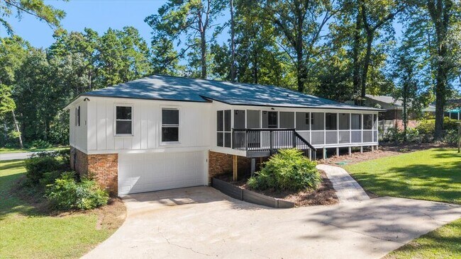 Building Photo - 3109 Shamrock St S