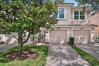 Building Photo - 8327 Fontera Dr