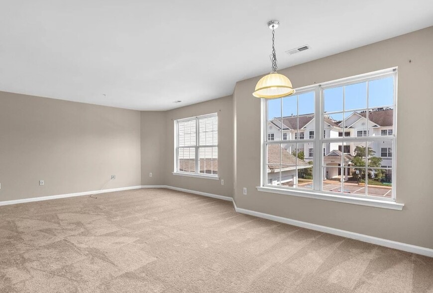 Building Photo - 2010 Starlight Ln