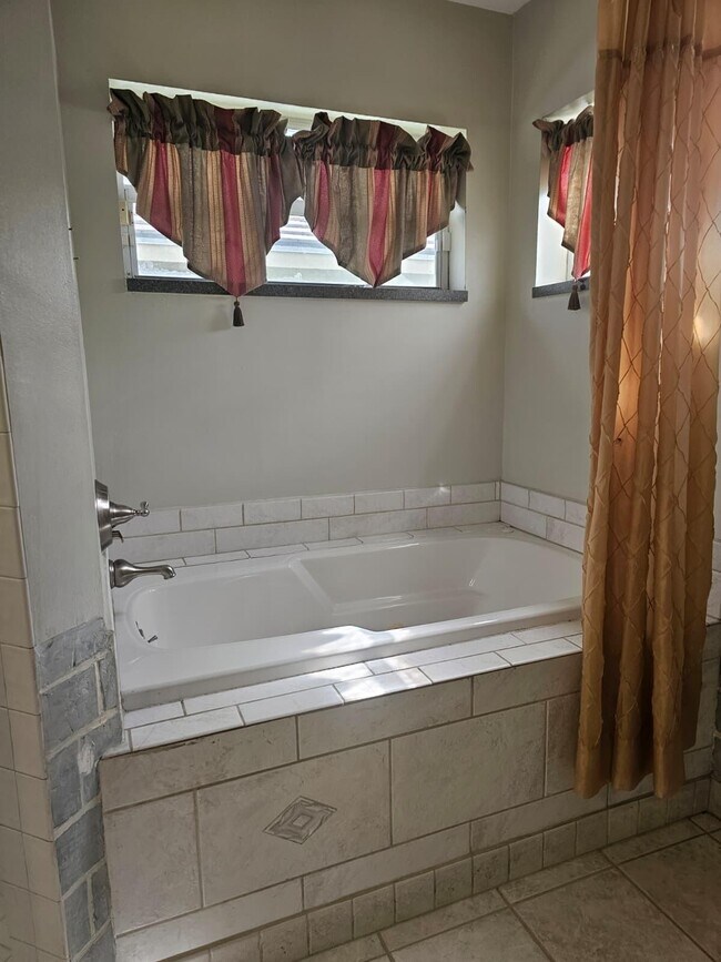 Building Photo - 5220 Rosen Blvd