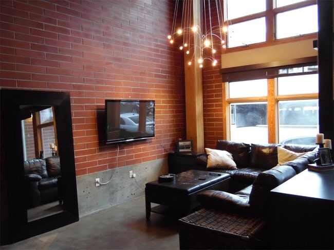 Building Photo - 2955 Inca St