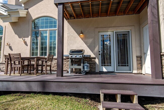 Building Photo - 129 Cobble Creek Ln