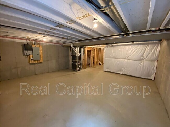 Building Photo - 4275 Arthur Ct