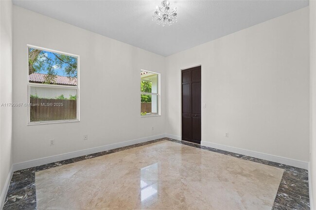 Building Photo - 9400 SW 93rd Ct