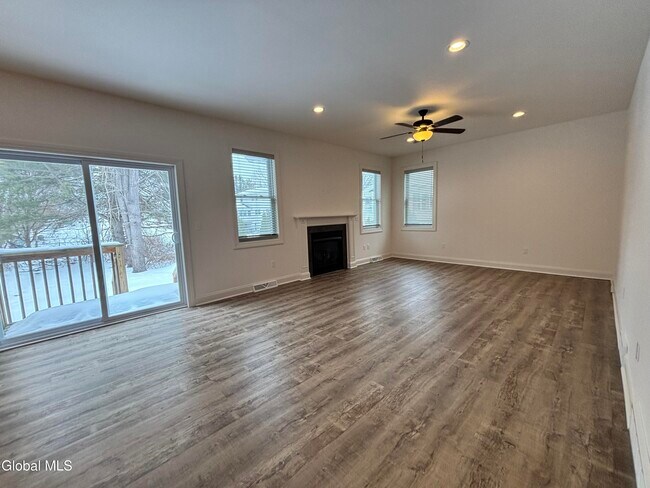 Building Photo - 587A Grooms Rd