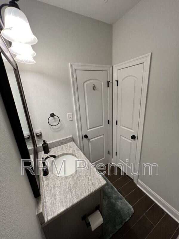 Building Photo - 14401 Sterling Oaks Dr