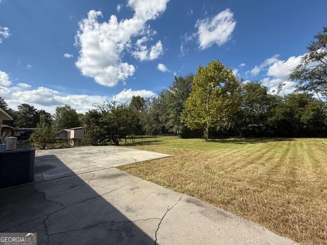 Building Photo - 240 Deerwood Dr