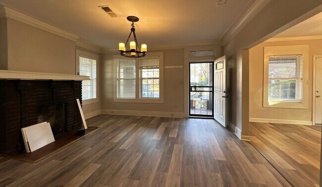 Building Photo - RHODES AREA 4 Bedroom /2.5 Bath House! Gorgeous New Floors