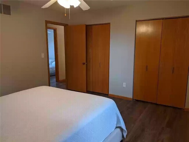 Building Photo - 1424 Sunset Ave SE