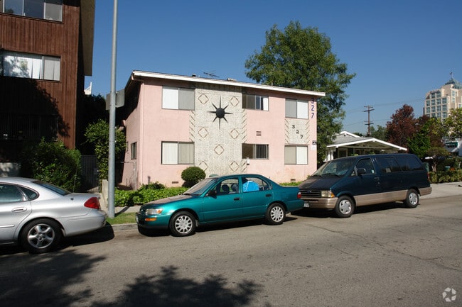 Building Photo - 327 Burchett St