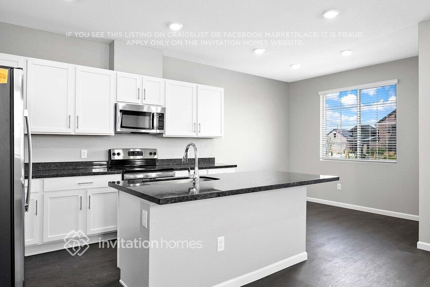 Building Photo - 1737 S Elk Way