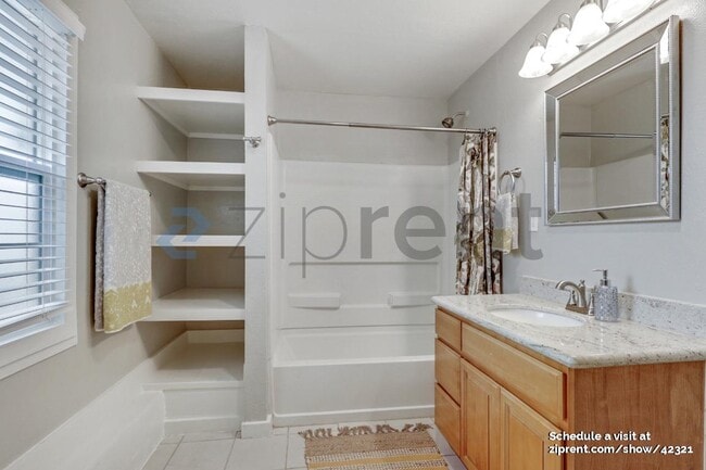 Building Photo - 517 13th St