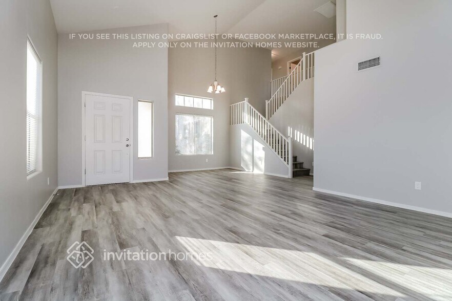 Building Photo - 25842 W Gibson Ln