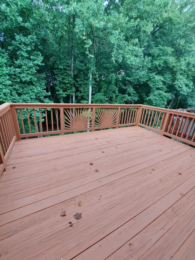 Building Photo - 4073 Silver Park Ter