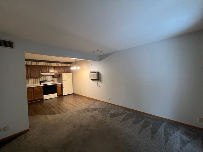 Building Photo - 2306 Radtke Ave