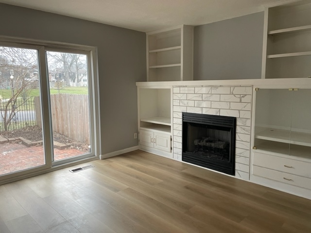 Living room - 8359 Woodward St