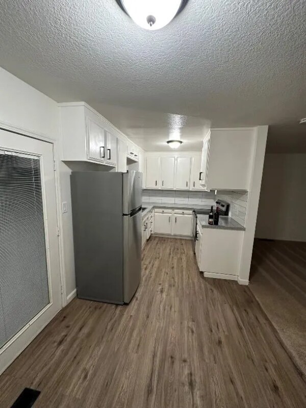 Building Photo - 1402 Chapala Way
