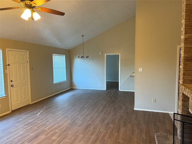 Building Photo - 8426 S Meadow Bird Cir