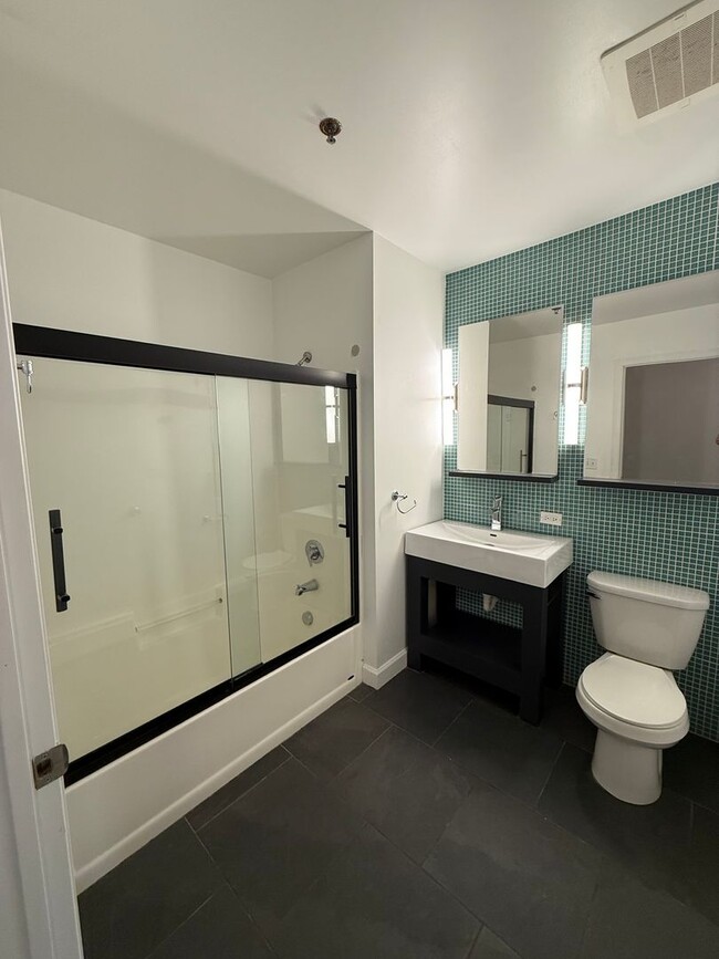 Building Photo - Bonnie Jean Flats