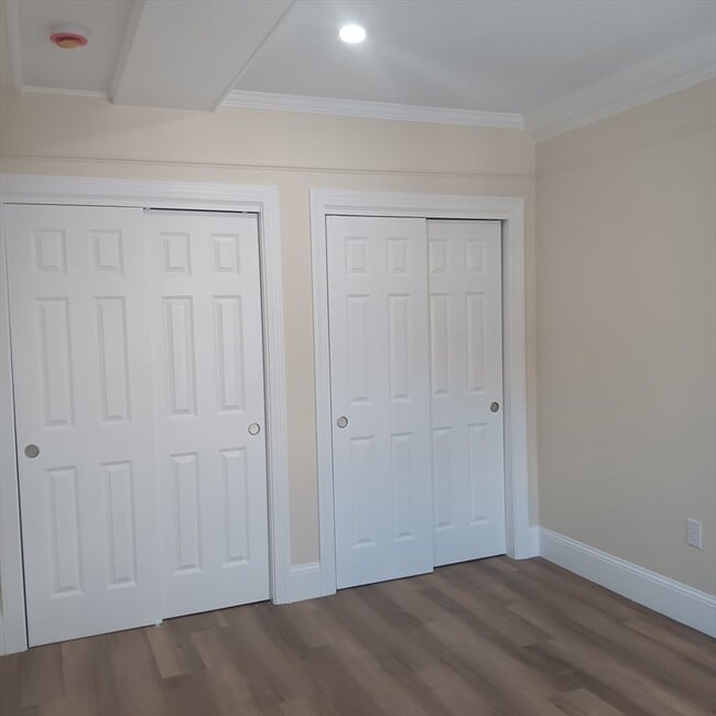 Building Photo - 99 N Main St