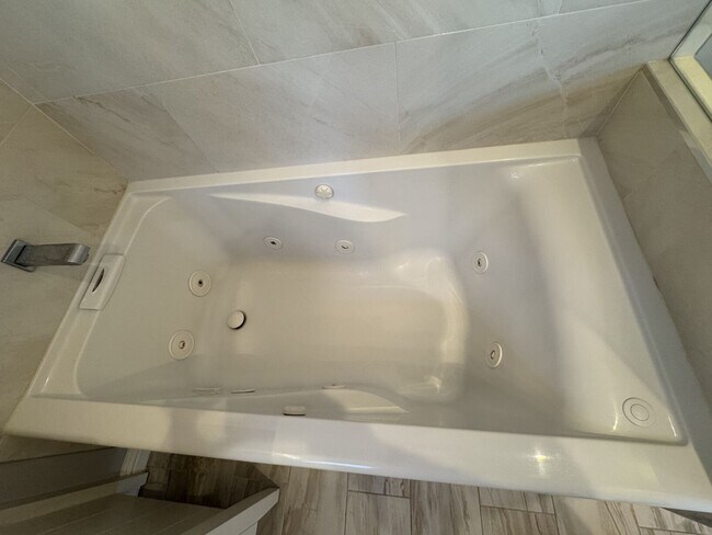 Building Photo - 1334 Anza St