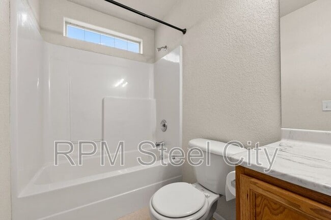 Building Photo - 1014 Pinecrest Dr