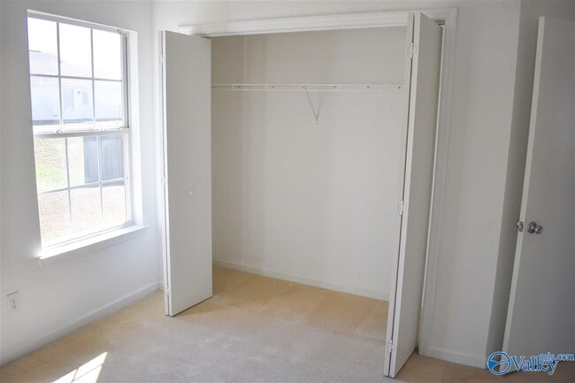 Building Photo - 120 Grey Fawn Trail