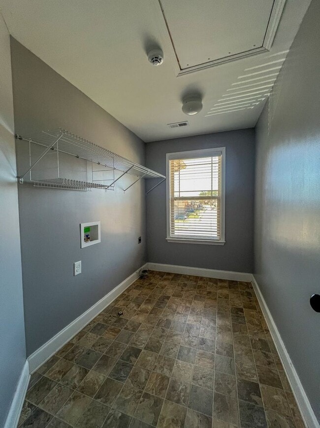 Building Photo - Short Term Leases Options! Gorgeous 5 Bedr...