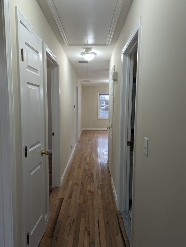 Building Photo - 33 Hallock St