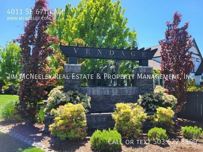 Building Photo - 4011 SE 67th Ave