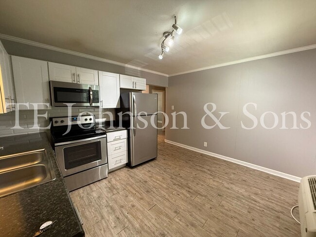 Building Photo - Sterling Pointe Apartments – Updated 2 Bedroom Living in West End Winston-Salem