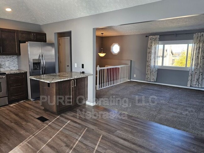 Building Photo - 8303 Vernon Ave