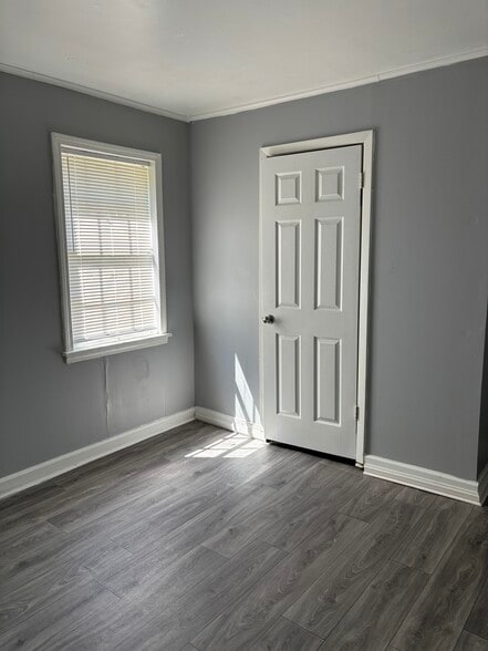 Building Photo - 709 Cecelia Ave