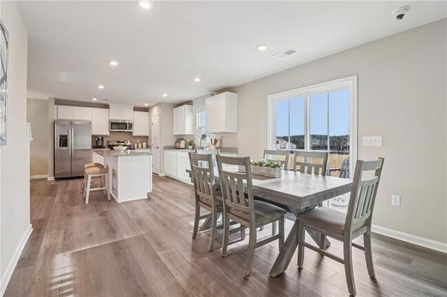 Building Photo - 6644 Red Oak Wy