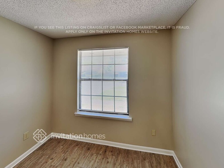Building Photo - 10765 Losco Jct Dr