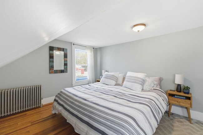 Building Photo - 26 Snow St