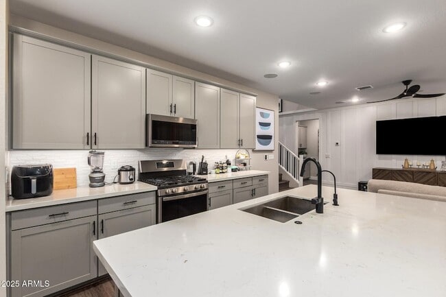 Building Photo - 13848 S 177th Ln