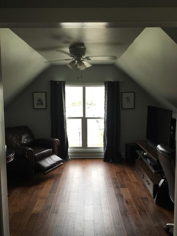 Building Photo - 425 Sherman Ave