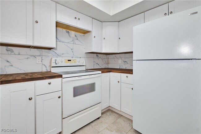 Building Photo - 824 Alderman St