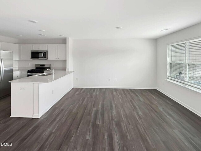Building Photo - 108 Clementine St