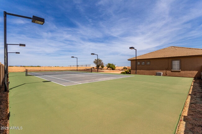 Building Photo - 14188 W Hope Dr