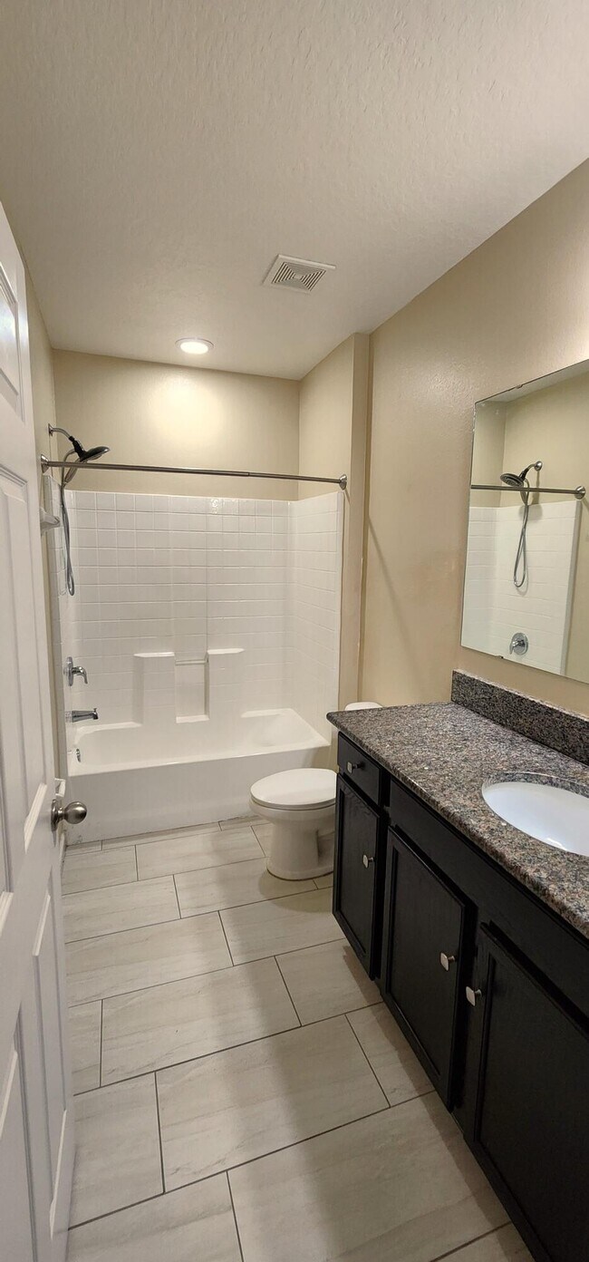 Building Photo - 2402 Okalani St