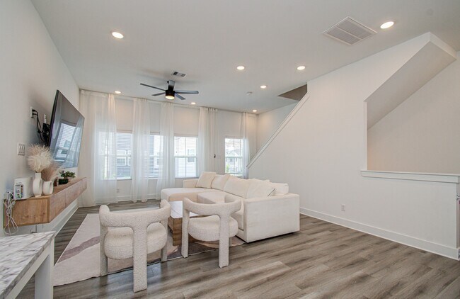 Building Photo - 8325 Springwood Crk Ln