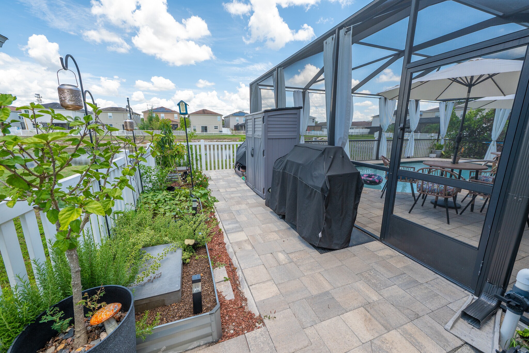 Building Photo - 10509 Laguna Plains Dr